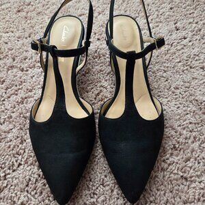 Clarks Ellis Lola Women's dress shoes in black nubuck.  Size 8M